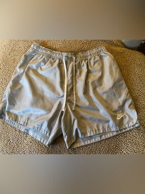 Nike woven Flow Essential shorts! Smoke gray! XXL!